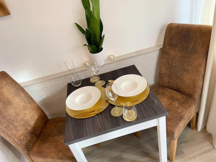 Fewo 20 - Appartement Im Rottalblick - Youngmodern Wohnen Mit Bademantelgang Zur Therme, Tv, Balkon Und Persoenlichem Gaesteempfang Von Astarte Estate Bad Griesbach  Luaran gambar